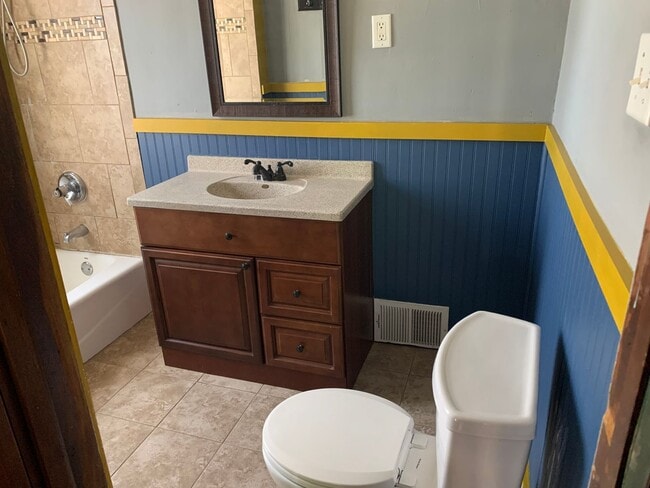 Foto del edificio - 1820 3rd Ave N