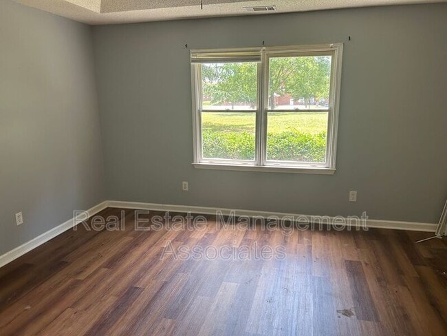 Building Photo - 608 Aerodrome Way