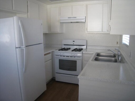 Interior Photo - 1495 Aarhus Dr
