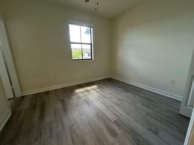 Foto del edificio - 10622 W 33rd Way