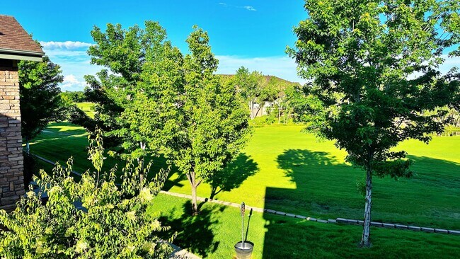 Foto del edificio - Fantastic Condo 2 Bed 2 Bath with Attached...