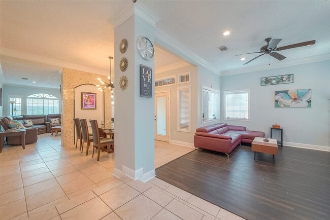 Building Photo - 5439 Fern Park Dr