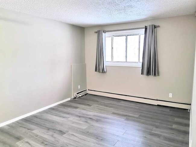 Building Photo - Camino Manor Apartments