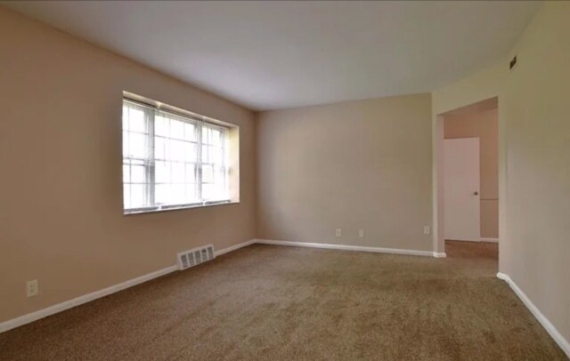 Building Photo - 15825 Van Aken Blvd