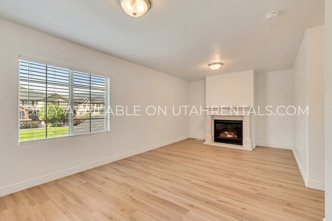 Building Photo - 142 W 3360 N