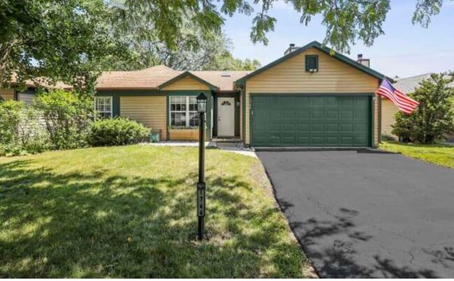 Building Photo - 1744 Ranchview Dr