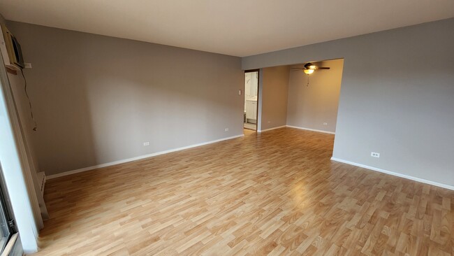 Building Photo - 5117 N East River Rd