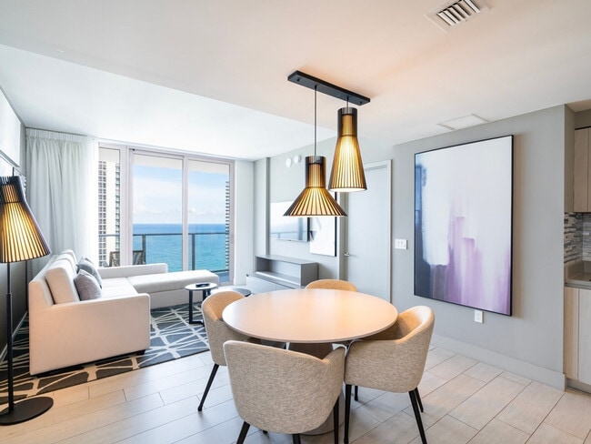 Foto del edificio - 4010 S Ocean Dr