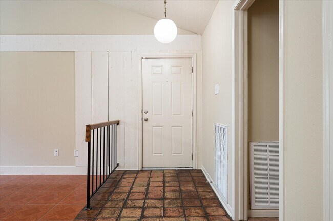 Foto del edificio - 9306 Sanford Rd