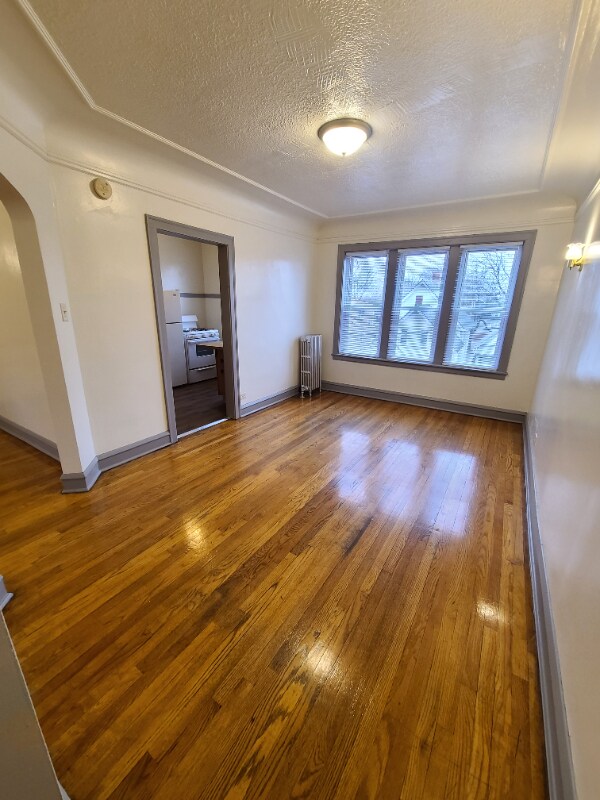 836 N Massasoit Ave Unit 2B, Chicago, IL 60651 Room for Rent in