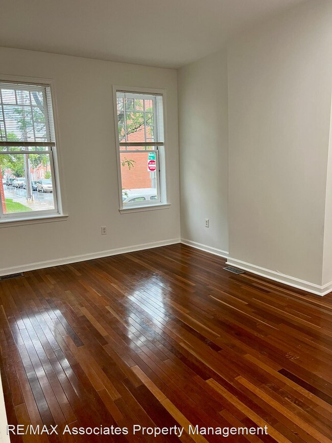 Building Photo - 4 br, 2 bath House - 609 W 9th Street
