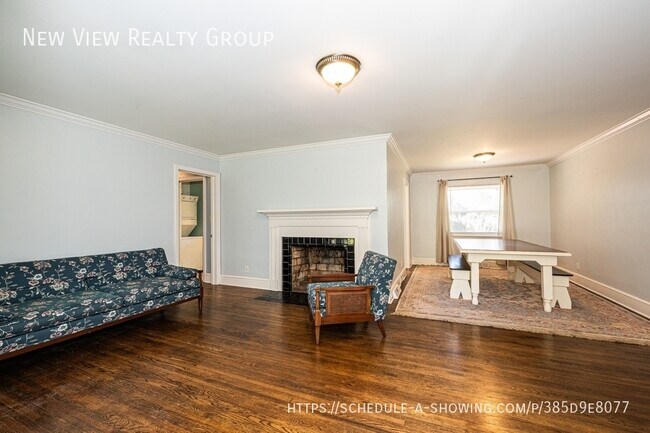 Building Photo - 1453 Medford Dr