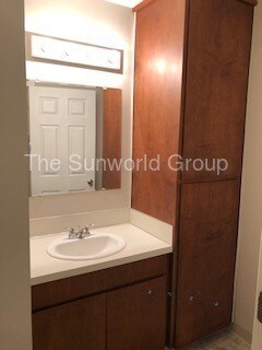 Building Photo - TWO BEDROOM TOWNHOME STYLE PLEX