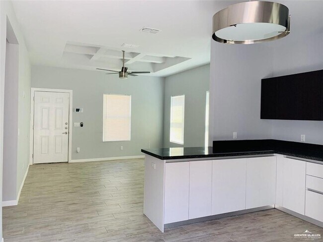 Foto del edificio - 1907 Cari Nicole Ave