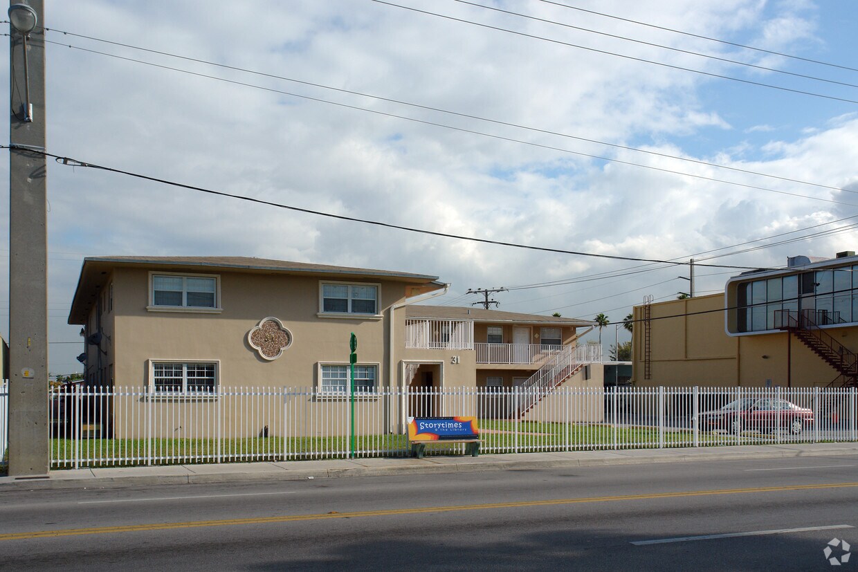 Building Photo - 31 W 29th St