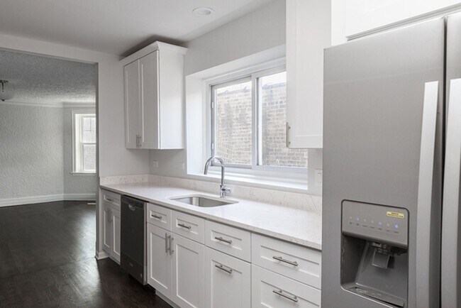 Building Photo - BEC Properties Winnemac LLC