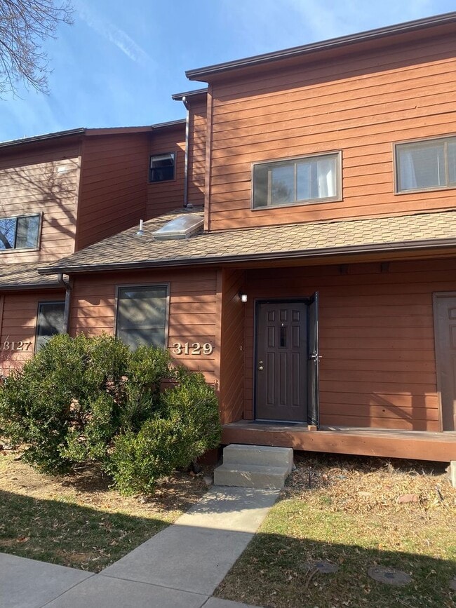 Fun and Funky Tri-Level Townhouse in Northeast Boulder, CO - Fun and Funky Tri-Level Townhouse in Northeast Boulder, CO