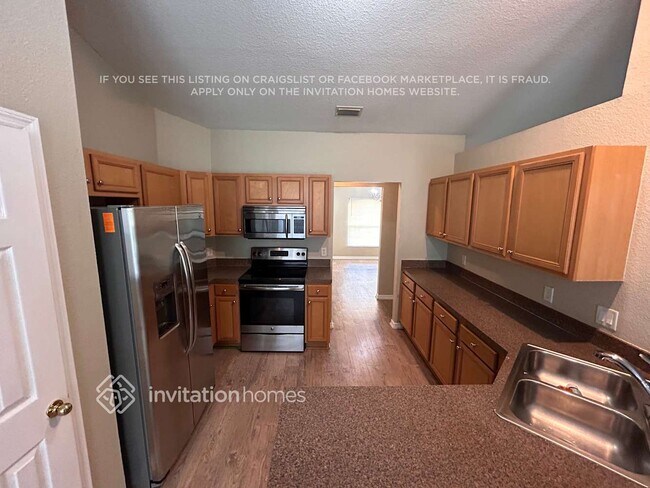 Building Photo - 25516 Tevesine Ct