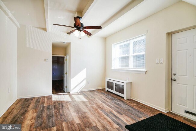 Foto del edificio - 1854 S Carlisle St