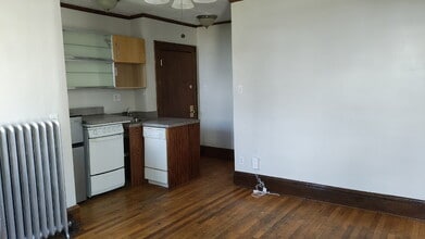 Building Photo - 811 16th St