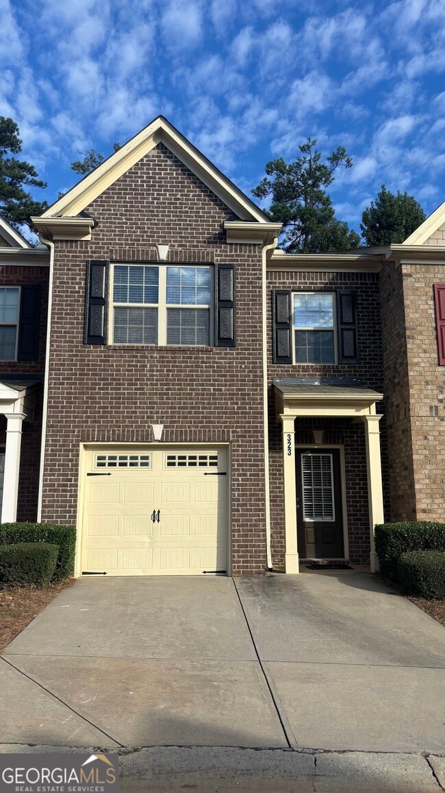 Building Photo - 323 Knelston Oak Dr NE