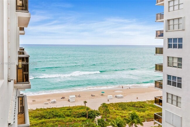 Foto del edificio - 6039 Collins Ave