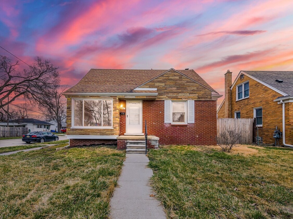 Primary Photo - Welcome to this charming 3-bedroom, 1-bath...