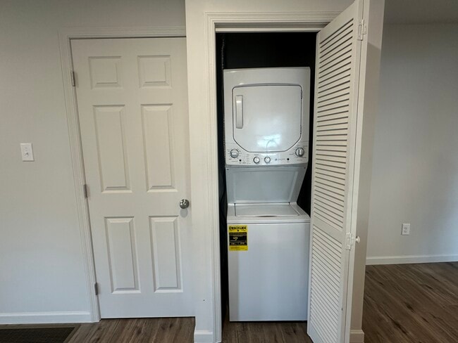 Building Photo - 1326 Morton Ave