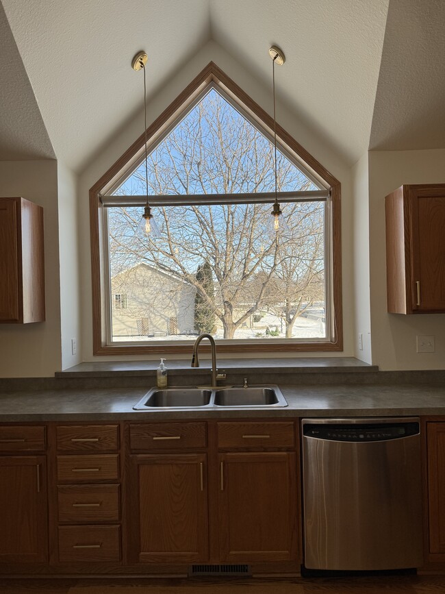 Foto del edificio - 18699 Dylan Dr