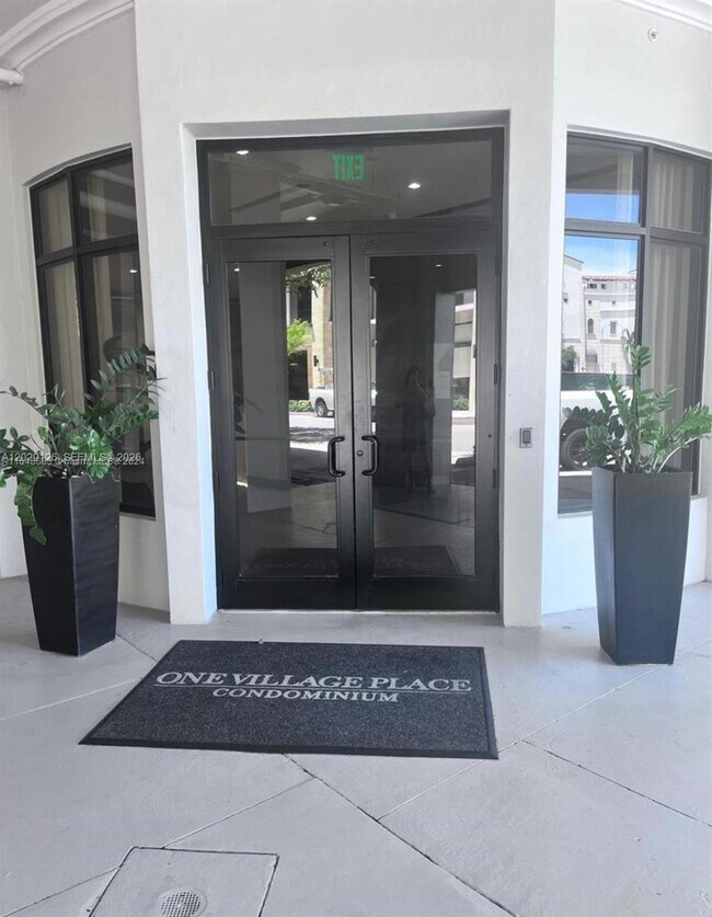 Foto del edificio - 4100 Salzedo St