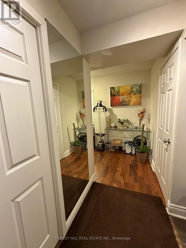 Photo du bâtiment - 388 Bloor St E