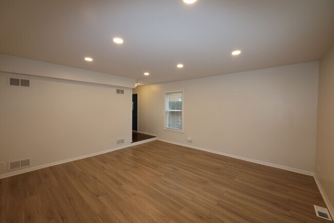 Foto del edificio - 503 E Valley Ln