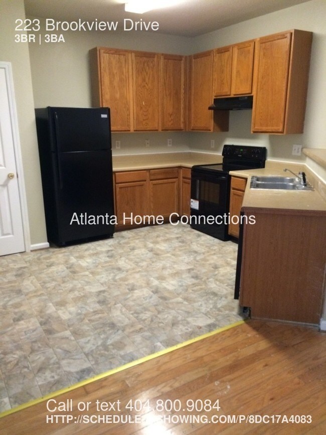 Building Photo - 223 Brookview Dr