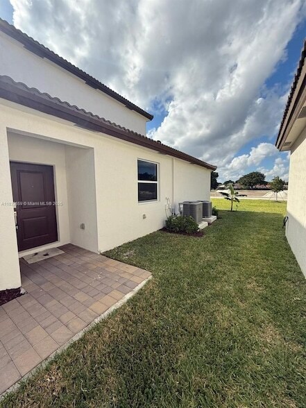 Foto del edificio - 2942 SE 23rd Ave