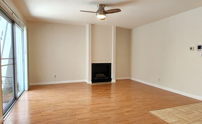 Building Photo - Rarely Available, Single-story, 2Bd 2Ba re...