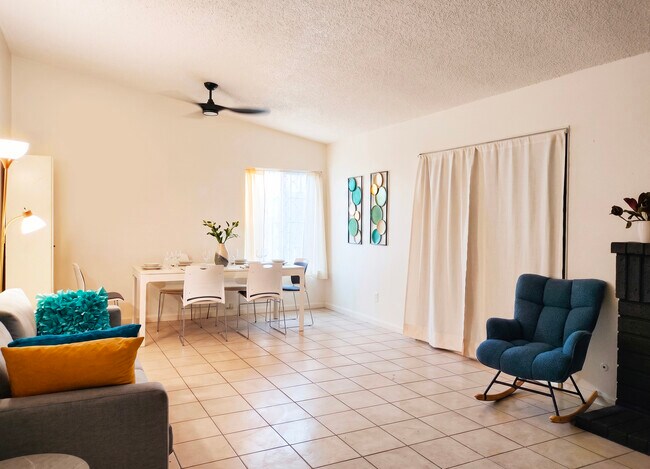 Foto del edificio - 3790 Nuttree Ln