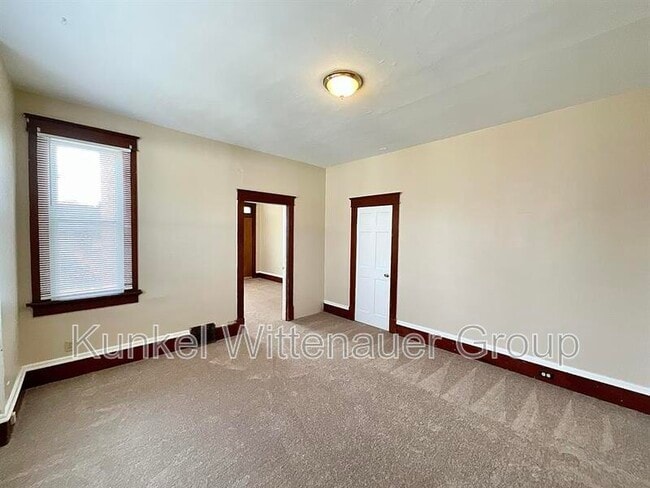 Building Photo - 907 N Church St