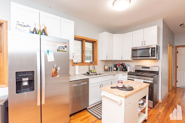 Foto del edificio - 844 N Wood St