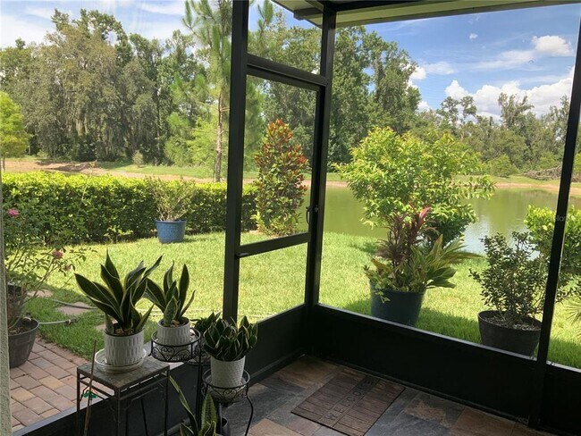 Foto del edificio - 7128 Steer Blade Dr