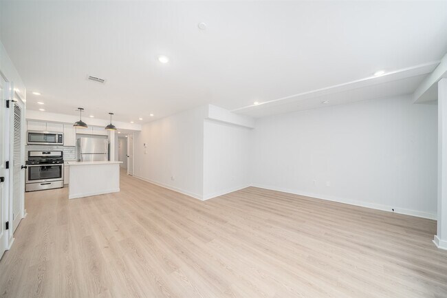 Foto del edificio - 722 Hudson St