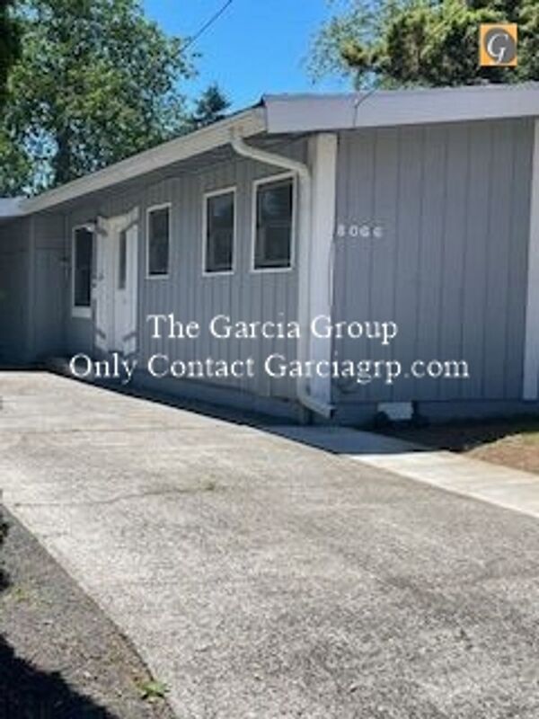 Foto principal - 8066 SE Hawthorne Blvd