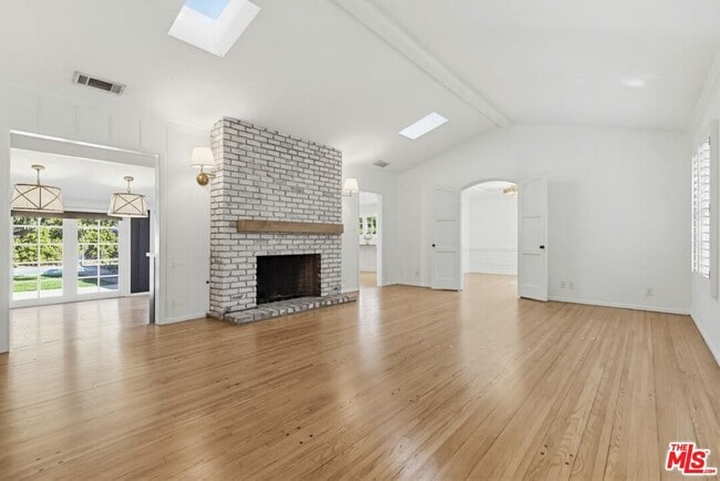 Foto del edificio - 12005 Hesby St