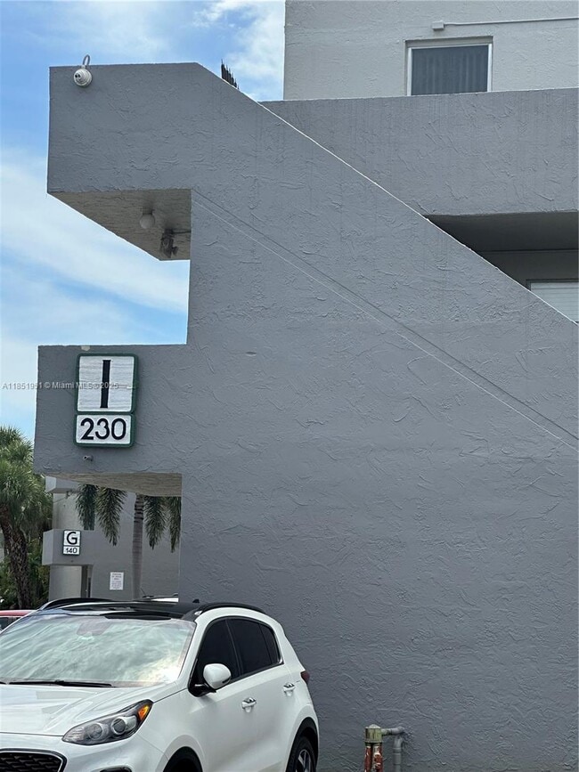 Building Photo - 230 NW 87th Ave