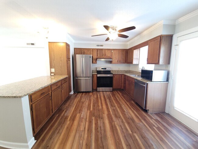 Foto del edificio - 3102 Cashwell Dr