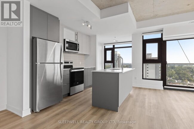 Building Photo - 1354 Carling Ave