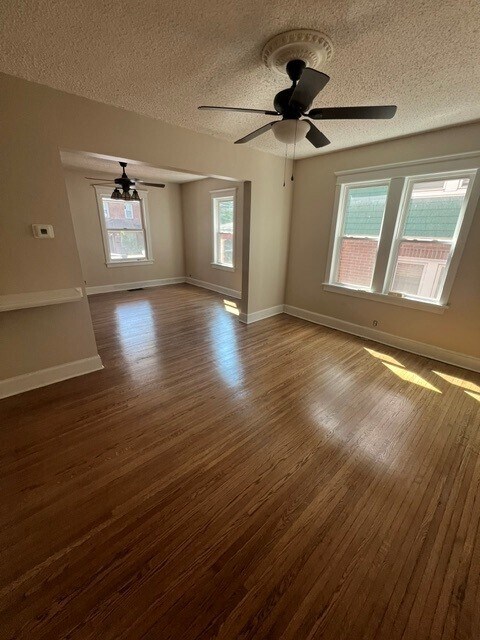 Foto del edificio - 908 Porter St