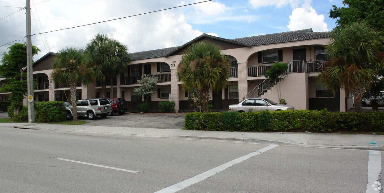 3990 Riverside Dr, Coral Springs, FL 33065 Apartments in Coral