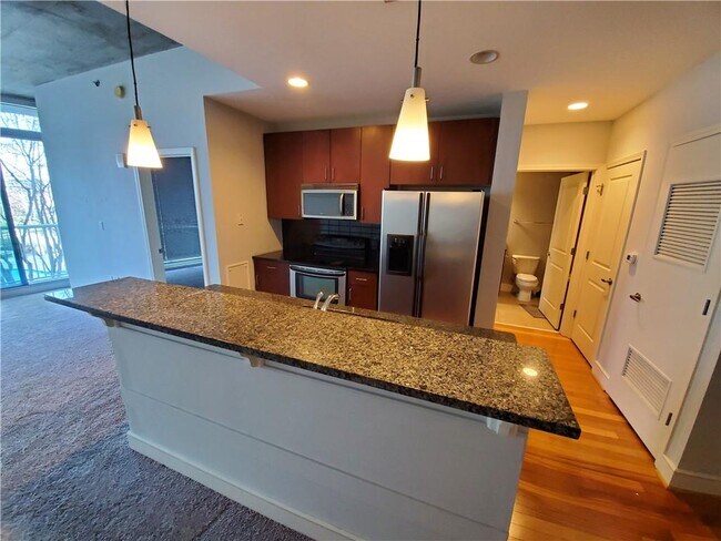 Foto del edificio - 950 W Peachtree St NW