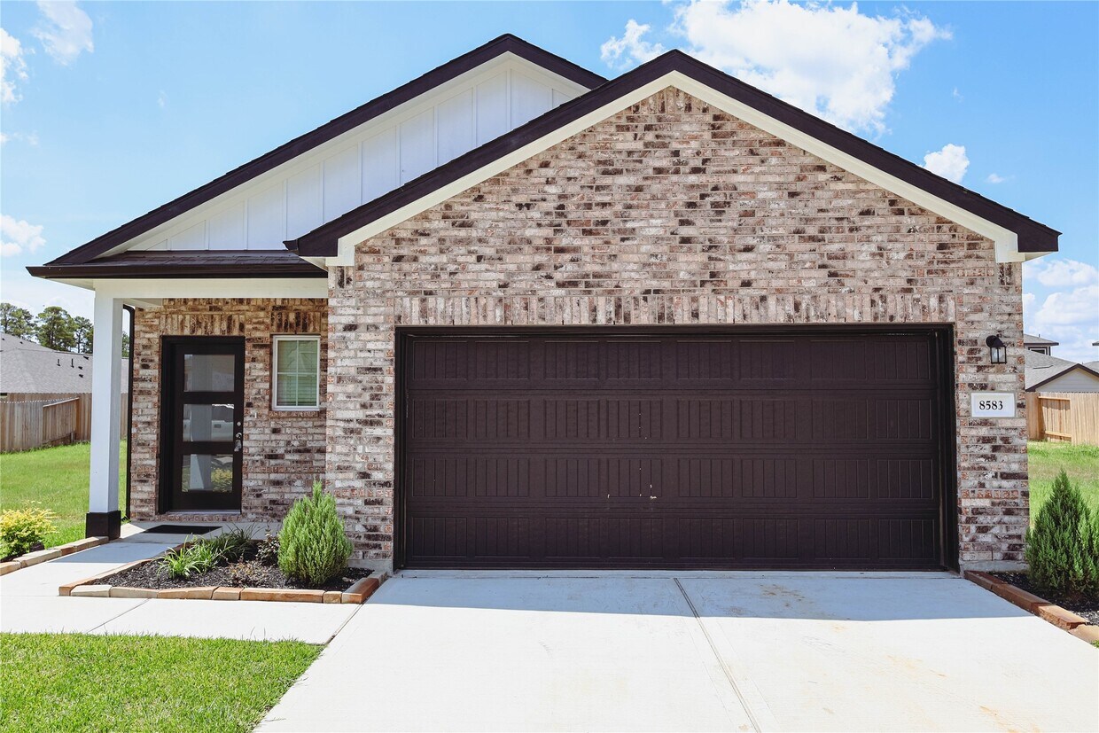 Foto principal - 8583 Blueberry Ash St