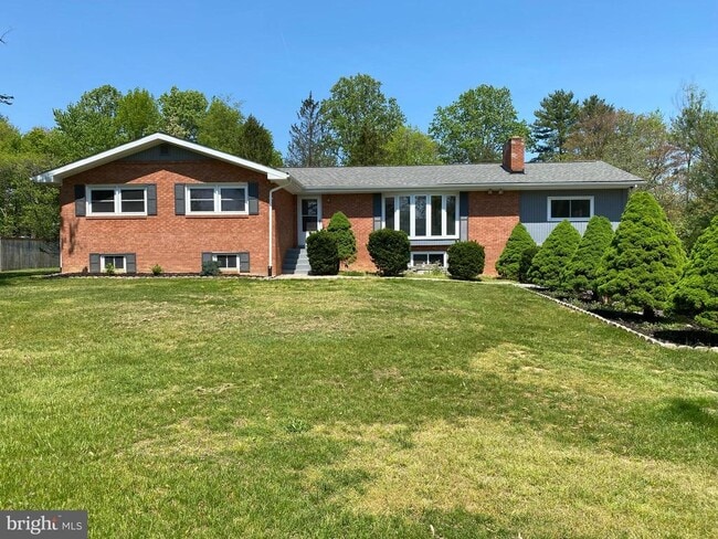 Building Photo - 5072 Rock Springs Rd